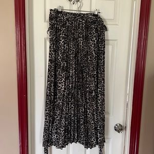 ⭐️BOGO50⭐️ Lularoe M Deanne wrap skirt
